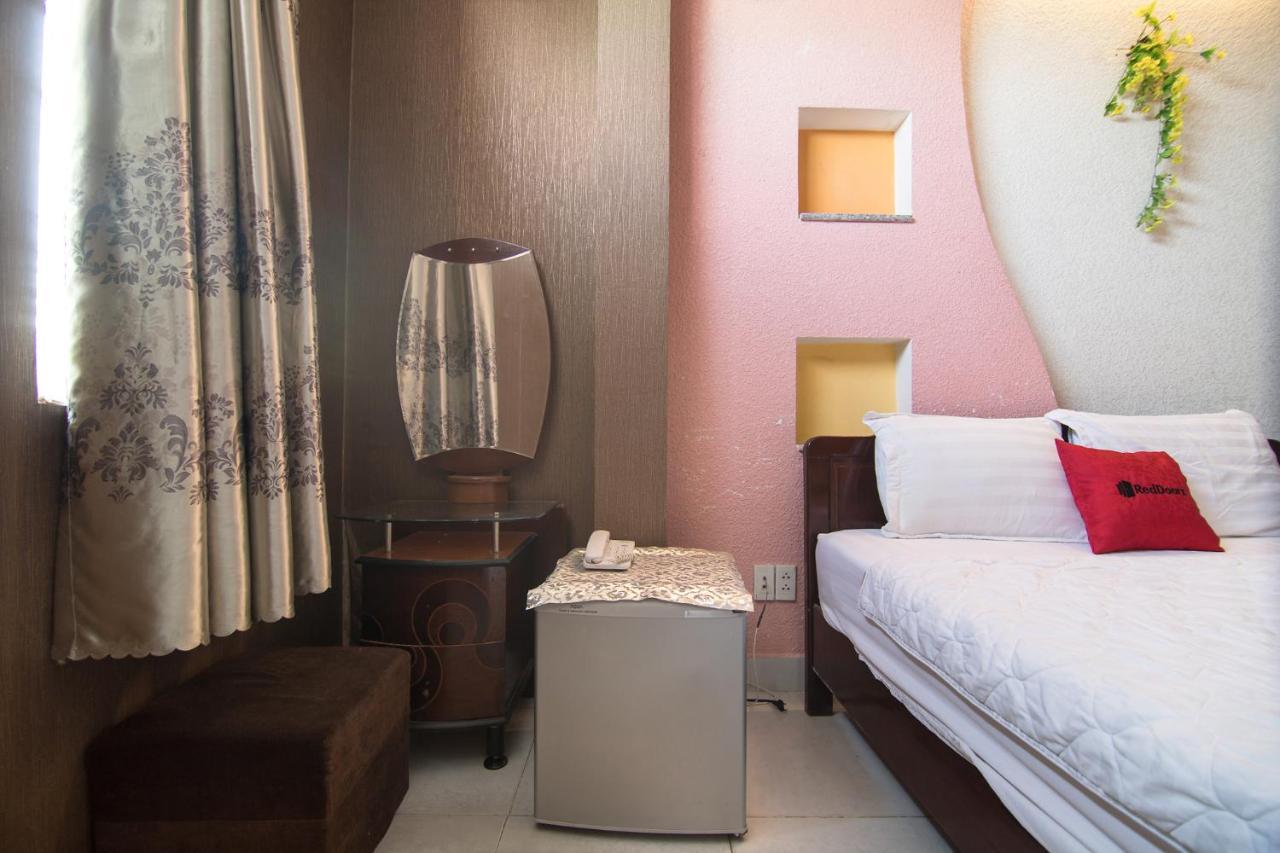 Reddoorz Plus Near Aeon Mall Tan Phu 2 Хошимин Экстерьер фото
